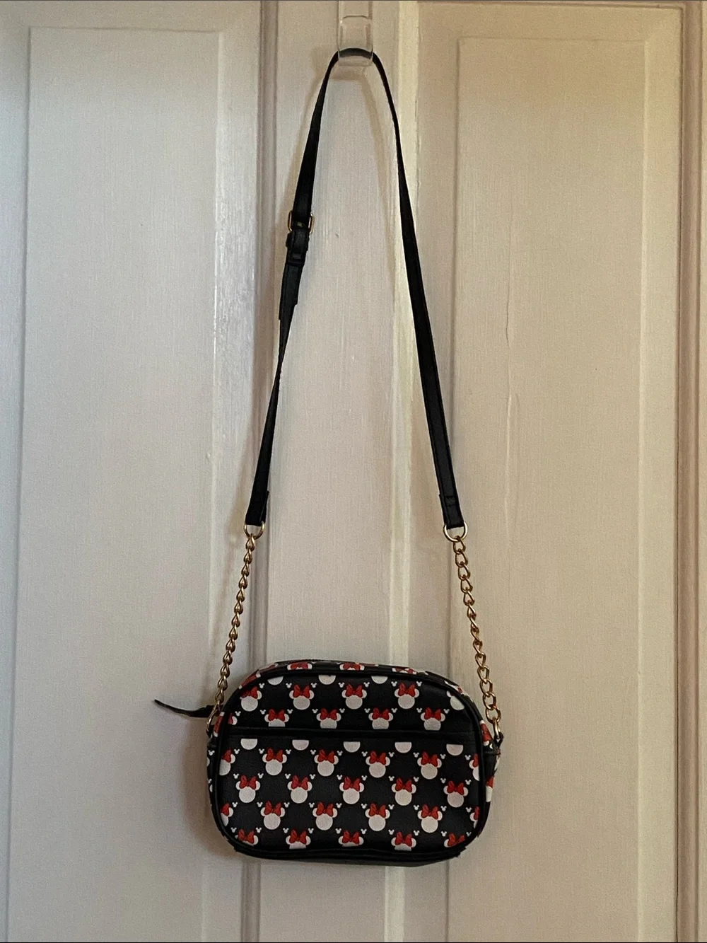 Minnie Mouse Disney Crossbody Bag with Red Bow Pattern
